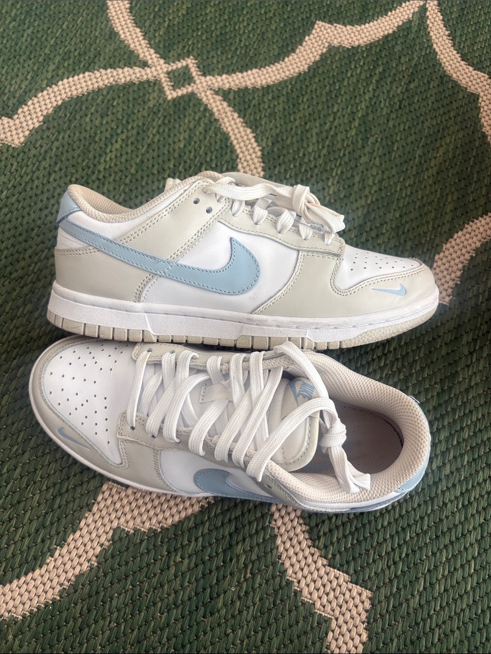 Nike Low Top Sneakers in White and Light Blue